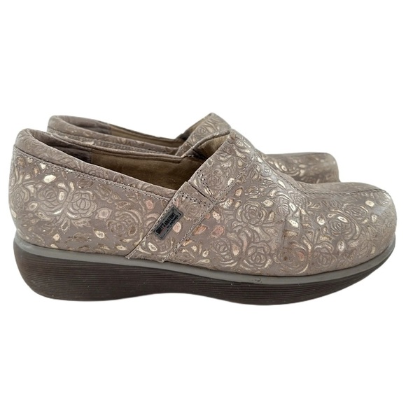 Greys Anatomy soft walk Meredith closed back clogs 8 brown oil slip resistant - Picture 14 of 14